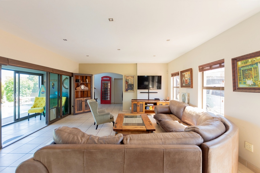 4 Bedroom Property for Sale in Myburgh Park Western Cape